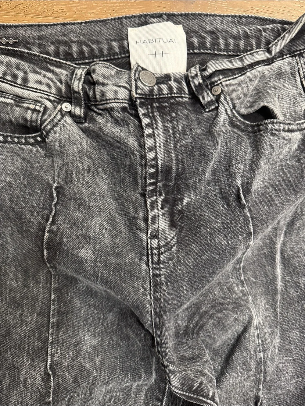 Habitual Gray Acid Wash Wide Leg Jeans Size 8/29 Trendy Relaxed Denim - Picture 3 of 5
